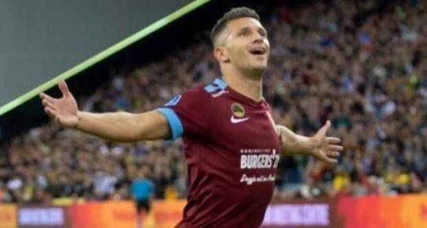 这位年轻的 这位年轻的