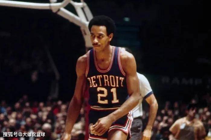 小俱乐部侧 小俱乐部侧