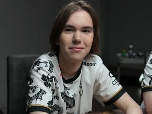 库里先借双 库里先借双